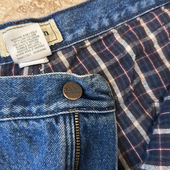 LL BEAN FLANNEL LINED RELAX FIT JEANS.MENS SIZE 42x30. Dark denim w/plaid lining - Picture 9 of 15